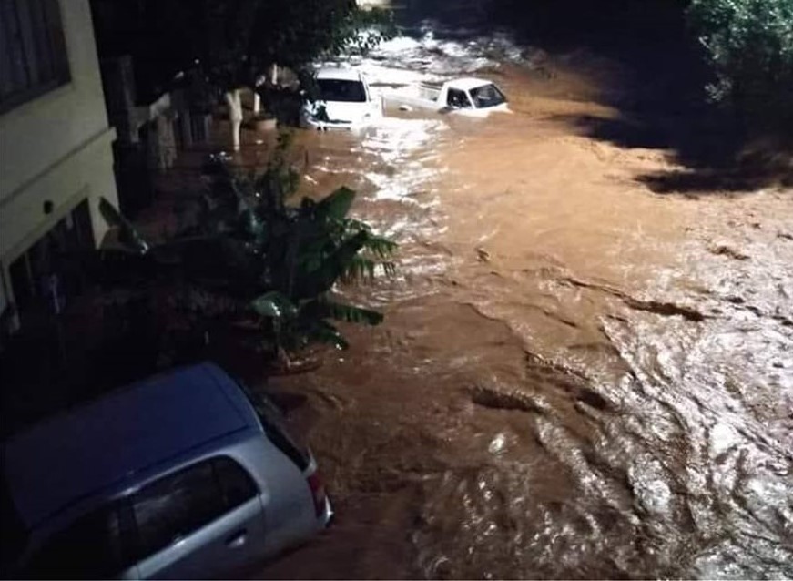 Στο έλεος της κακοκαιρίας η Κρήτη - Κινδυνεύουν άνθρωποι στη Χερσόνησο