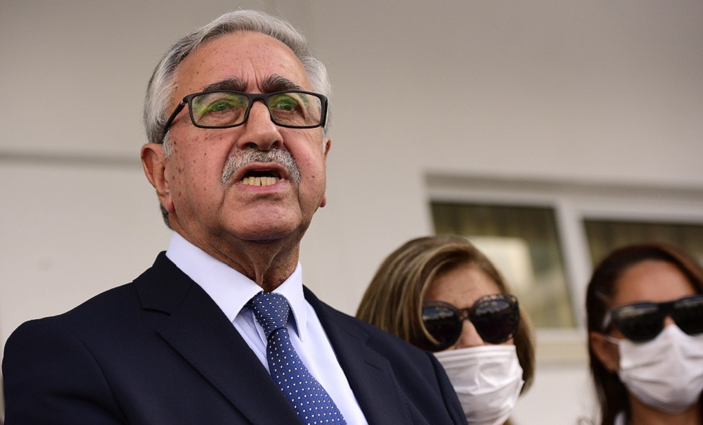 Με 'οπλαρχηγό' τον Ακιντζί, χιλιάδες Τουρκοκύπριοι 'επαναστάτησαν', για την απροκάλυπτη παρέμβαση της Τουρκίας στα εσωτερικά του ψευδοκράτους