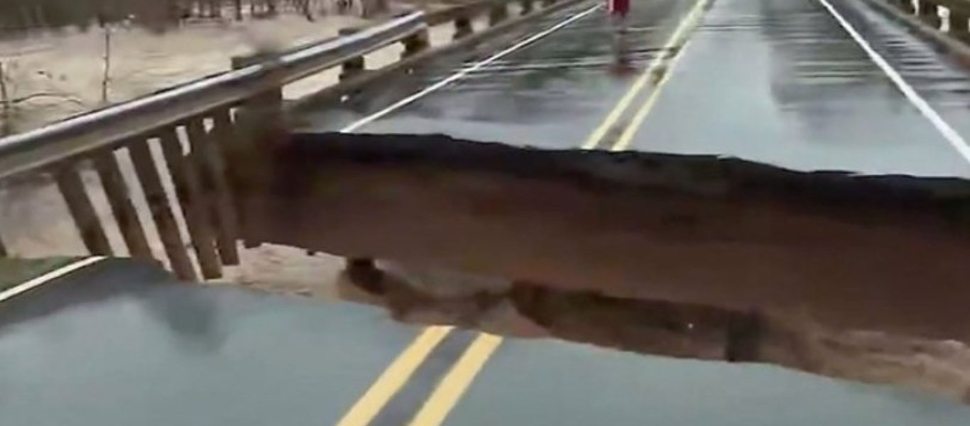 Εικόνες σοκ στη Βόρεια Καρολίνα: Κατέρρευσε γέφυρα, σε ζωντανή σύνδεση δίπλα στον δημοσιογράφο!