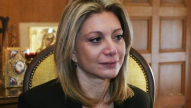 To twitter "υποκλίνεται" στην Μαρία Καρυστιανού