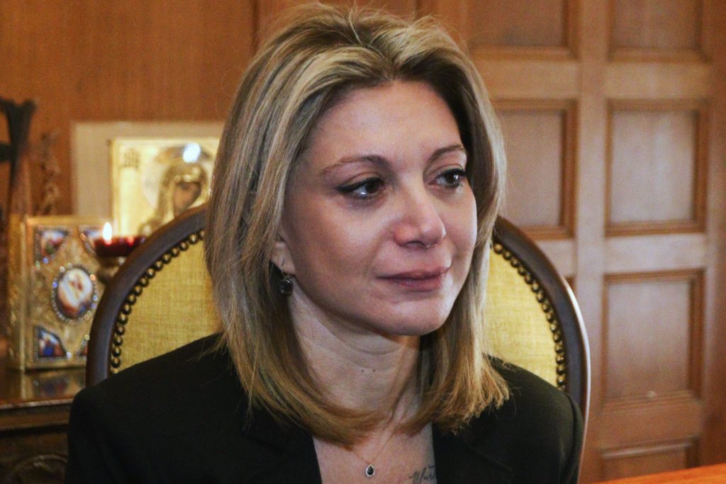 To twitter "υποκλίνεται" στην Μαρία Καρυστιανού