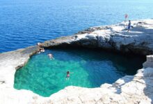 Γκιόλα: Η παραλία στη Θάσο με τα γαλαζοπράσινα νερά που χαρακτηρίστηκε "φυσική πισίνα"