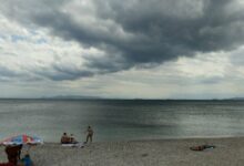 Καιρός: Συννεφιά, βροχή και 21 βαθμοί Κελσίου αύριο σύμφωνα με την αναλυτική μετεωρολογική πρόβλεψη της Δευτέρας.