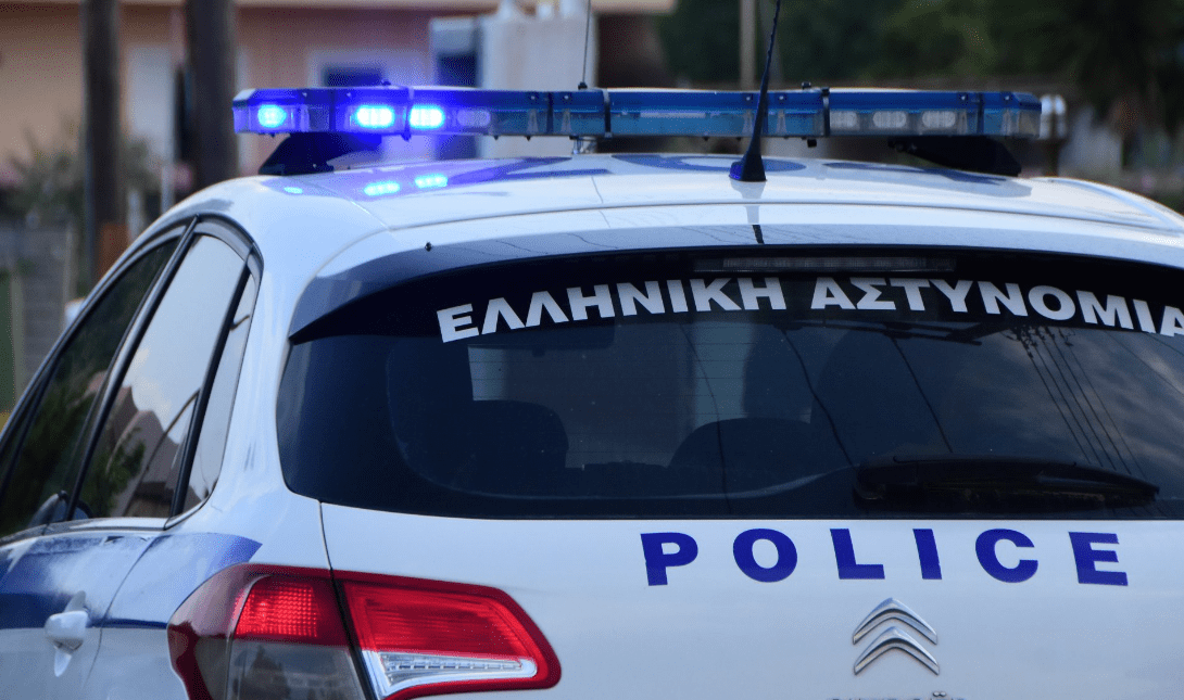 Θεσσαλονίκη: Συνελήφθη αστυνομικός για ενδοοικογενειακή βία μετά από καταγγελία της γυναίκας του στο αρμόδιο τμήμα.