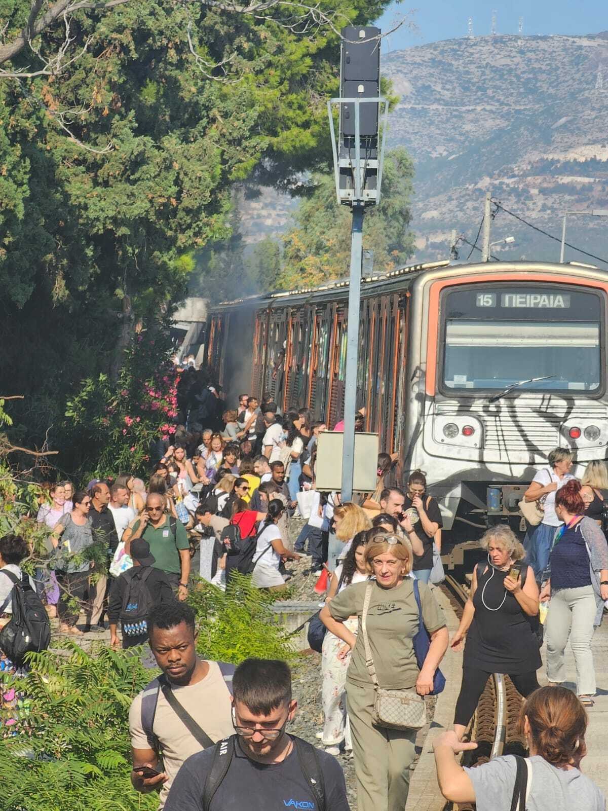 Φωτιά στον συρμό ηλεκτρικού στην Νερατζιώτισσα