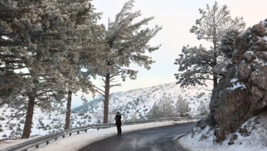 Λεωφόρος Πάρνηθας: Διακοπή κυκλοφορίας λόγω χιονόπτωσης σε εξέλιξη.