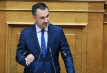 Αλέξης Χαρίτσης: Η συναινετική αντιπολίτευση ενισχύει την αλαζονεία Μητσοτάκη, αγκάθι η υπερψήφιση των αμυντικών δαπανών.