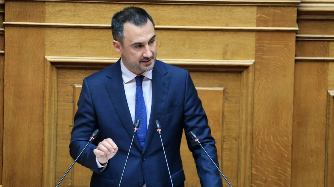 Αλέξης Χαρίτσης: Η συναινετική αντιπολίτευση ενισχύει την αλαζονεία Μητσοτάκη, αγκάθι η υπερψήφιση των αμυντικών δαπανών.