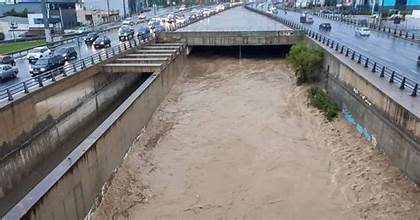 Για τα προβλήματα από τις πλημμύρες, τα καιρικά φαινόμενα αλλά και την αντισεισμική θωράκιση της χώρας μίλησε σε συνέντευξή του στο ΑΠΕ-ΜΠΕ ο πρόεδρος του ΟΑΣΠ και καθηγητής, Ευθύμης Λέκκας.