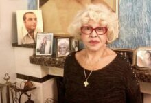 Πέθανε η τραγουδίστρια, Καίτη Γκρέυ. Η αγαπημένη τραγουδίστρια άφησε την τελευταία της πνοή στο σπίτι της, έπειτα από πολλά προβλήματα υγείας που αντιμετώπιζε το τελευταίο διάστημα.