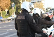 Γλυφάδα: Απόπειρα αρπαγής ανηλίκου έξω από χώρο άθλησης παιδιών, ο δράστης προφασίστηκε ατύχημα της μητέρας για να αρπάξει το παιδί.