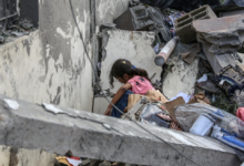 Γάζα: Τουλάχιστον 12 νεκροί από ισραηλινά πλήγματα: «Γιορτάζετε; Διασκεδάστε καθώς πεθαίνουμε. Εδώ και ενάμιση χρόνο πεθαίνουμε»,