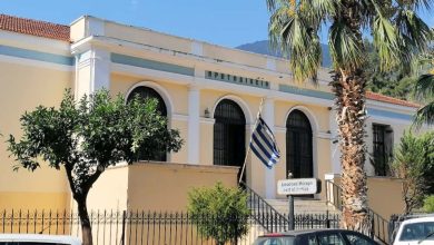 Άμφισσα: 46χρονος δικαστικός αυτοκτόνησε μέσα στα δικαστήρια, χρησιμοποίησε όπλο από τα κατασχεμένα για να δώσει τέλος στη ζωή του.