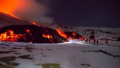 Η Αίτνα, το πιο ενεργό ηφαίστειο της ηπειρωτικής Ευρώπης (το ύψος της φτάνει στα 3.350 μέτρα), εξερράγη αυτή την εβδομάδα με φωτογραφίες