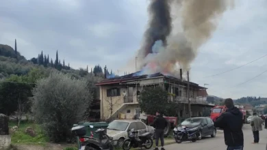 Αγρίνιο: Απανθρακώθηκε ηλικιωμένη γυναίκα μέσα στο σπίτι της, δυστυχώς, οι προσπάθειες των πυροσβεστών δεν απέτρεψαν το τραγικό συμβάν.