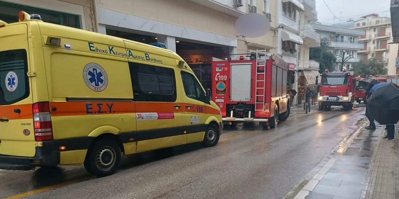 Σοκ έχει προκαλέσει το περιστατικό με τη γυναίκα στα Ιωάννινα που πήδηξε από τον 2ο όροφο για να γλιτώσει, τρομοκρατημένη, μετά τις απειλές του συζύγου της.