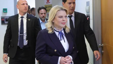 Ισραήλ: Ποινική έρευνα σε βάρος της συζύγου του Νετανιάχου για απόπειρα δωροδοκίας μάρτυρα στη δίκη διαφθοράς του συζύγου της.