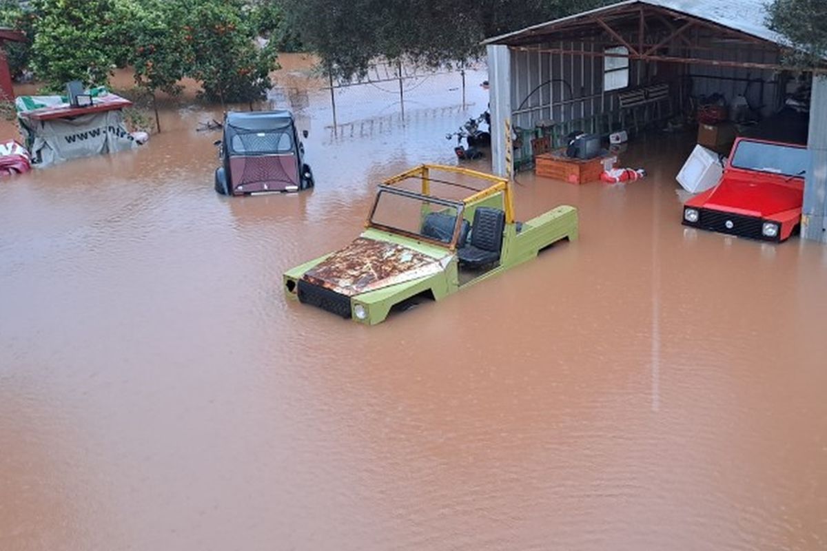 Σοβαρά προβλήματα αντιμετωπίζει η Κεφαλονιά και δη στα νότια, λόγω των ισχυρών βροχοπτώσεων που πλήττουν το νησί.