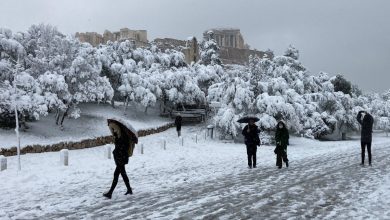 Ραγδαία μεταβολή του καιρού με πτώση της θερμοκρασίας και χιόνια ακόμα και στην Αττική. Τι αναφέρει Κλέαρχος Μαρουσάκης, Γιάννης Καλλιάνος και Θοδωρής Κολυδάς.