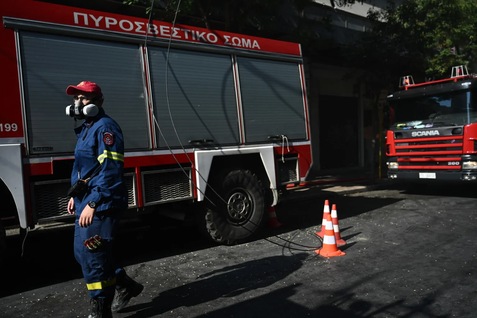 Βύρωνας: Φωτιά σε γκαράζ πολυκατοικίας - Στάχτη αμάξι 300.000 ευρώ, πρόκειται για εμπρηστική ενέργεια σύμφωνα με τις πρώτες ενδείξεις.