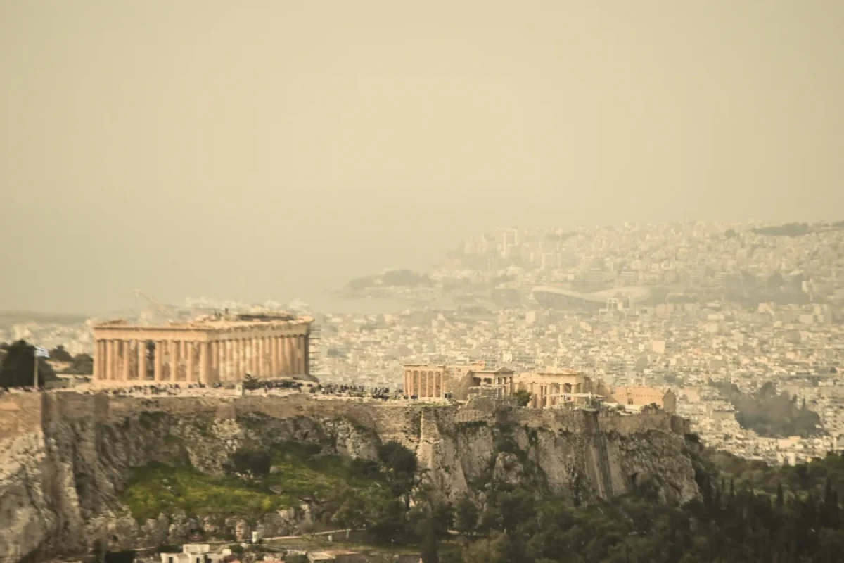 Αφρικανική Σκόνη και Καύσωνας: Έρχεται Βαρύς Ανοιξιάτικος Καιρός - Υψηλές Θερμοκρασίες έως το Σάββατο - Διαβάστε την πρόγνωση.