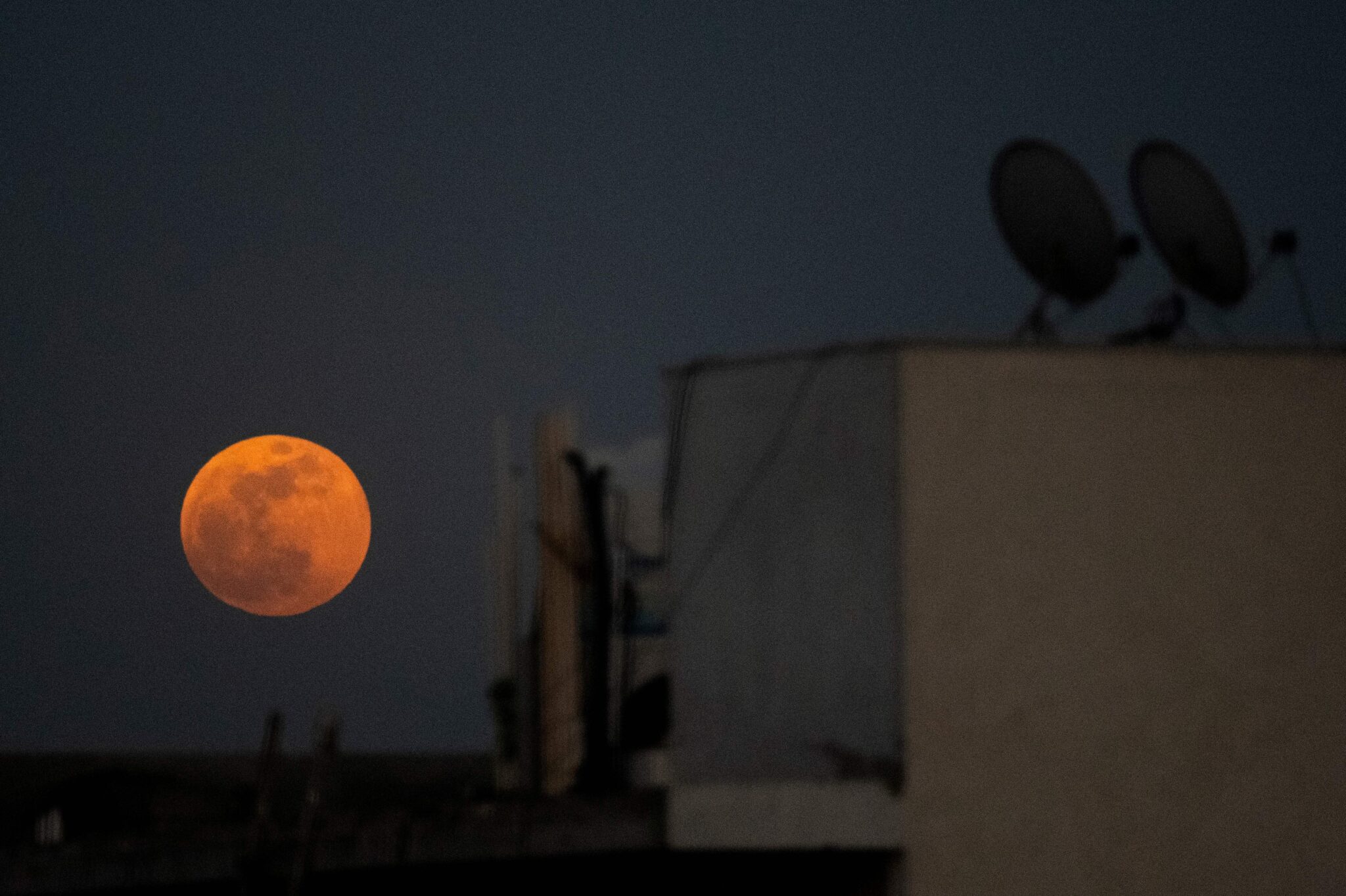 Σεληνιακή έκλειψη: Πότε και πού θα φανεί το κόκκινο φεγγάρι την Πέμπτη 13 Μαρτίου - Ένα μοναδικό αστρονομικό φαινόμενο.