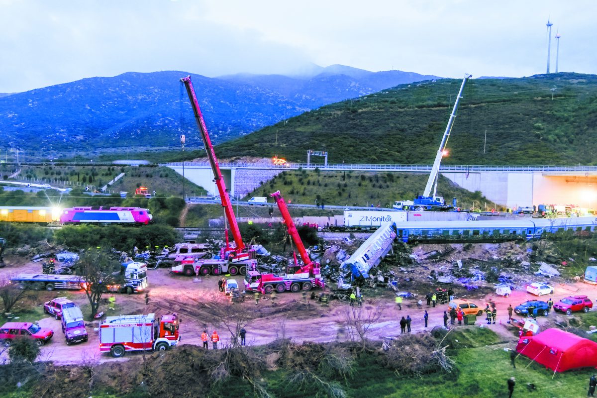 Έγκλημα στα Τέμπη: Ο ανακριτής γνώριζε από τον Ιανουάριο για το οικόπεδο και τα χώματα – Απέκρυψαν την αλήθεια από τις οικογένειες;