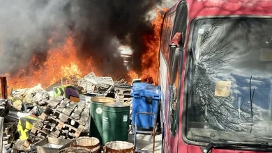 Φωτιά σε αποθήκες στον Ταύρο – Μήνυμα 112 για πυκνούς καπνούς