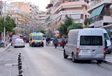 Τραγικό θάνατο, με τα πρώτα στοιχεία να δείχνουν αυτοκτονία, βρήκε ένα ζευγάρι στου Ζωγράφου στην οδό Αμμοχώστου, καθώς φαίνεται πως έπεσε