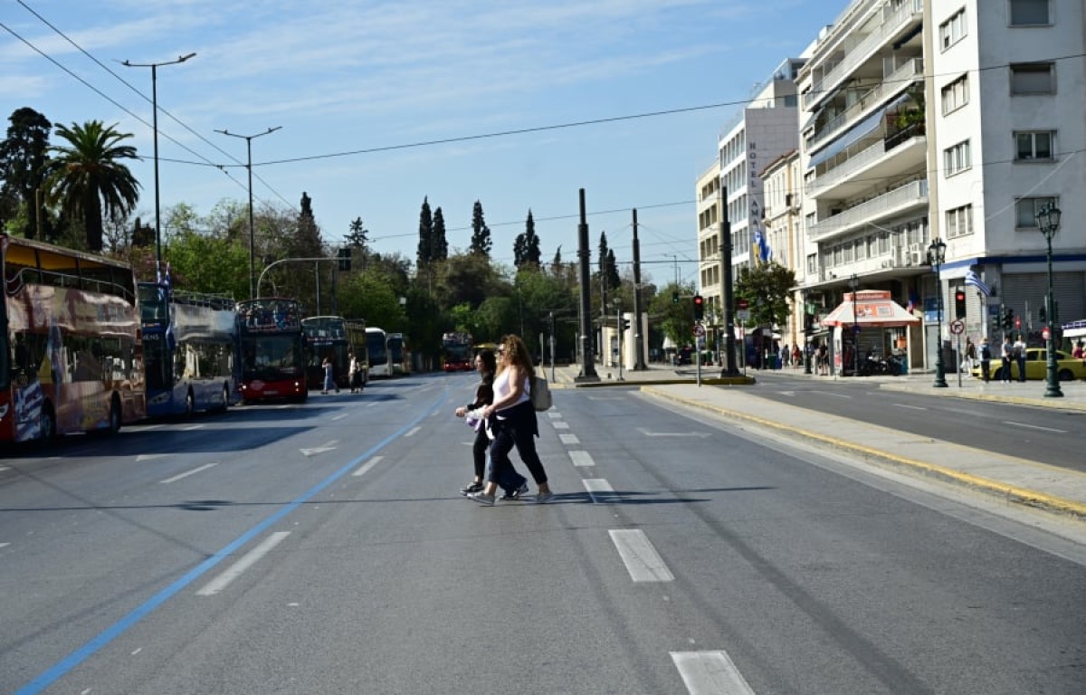 Άδεια η Αθήνα την Κυριακή του Πάσχα – Σαν σκηνικό Αυγούστου στο κέντρο της πόλης