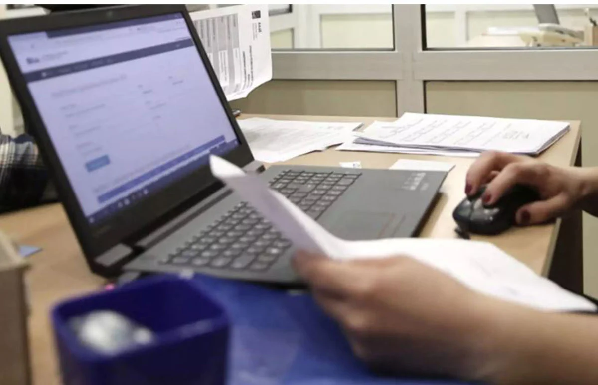 Τέλος στην ταλαιπωρία: Καταργείται η υποχρέωση προσκόμισης πιστοποιητικών γέννησης και οικογενειακής κατάστασης στο Δημόσιο