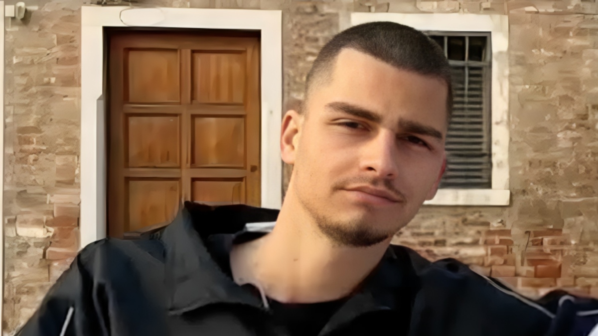 Συγκλονισμένη είναι η τοπική κοινωνία των Φαρσάλων, με τον θάνατο του 19χρονου δόκιμου πυροσβέστη (πρωτοετής στην Πυροσβεστική Ακαδημία)