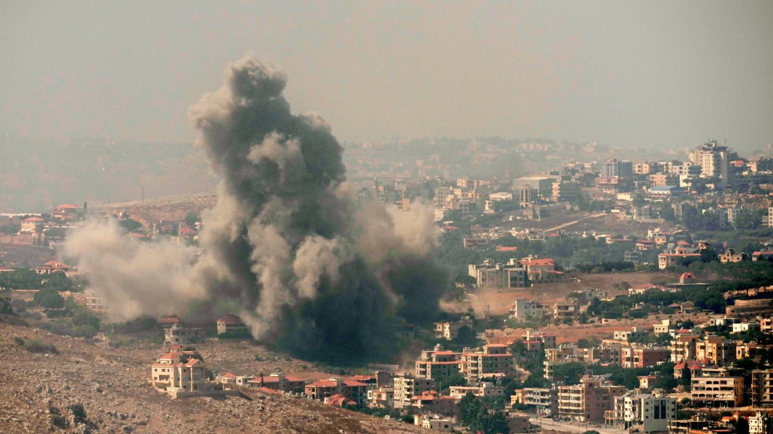 Νεκρός αγρότης από αεροπορική επίθεση στο νότιο Λίβανο – Βολές κατά του Ισραήλ από τις Αρχές της χώρας