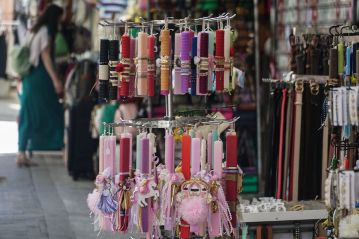 Πώς θα λειτουργήσουν τα μαγαζιά τις μέρες του Πάσχα – Τι ώρες ανοίγουν Μεγάλη Παρασκευή και Σάββατο