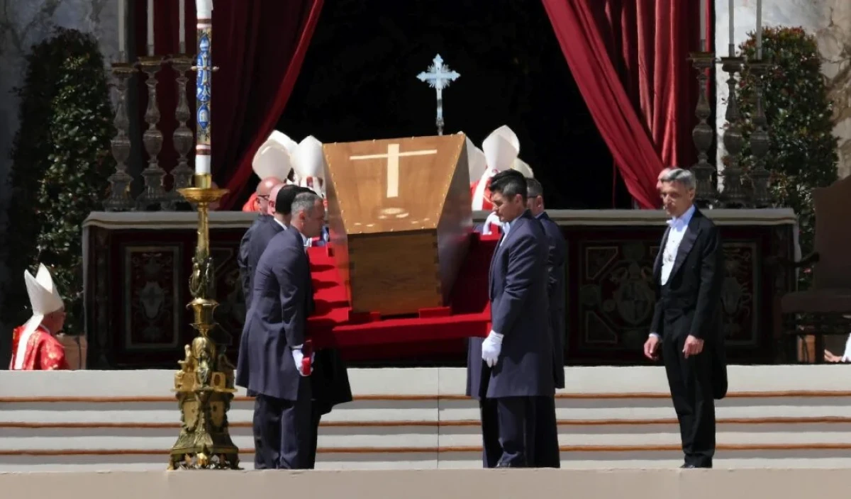 Παγκόσμια συγκίνηση στην κηδεία του Πάπα Φραγκίσκου – 200.000 πιστοί είπαν το τελευταίο αντίο