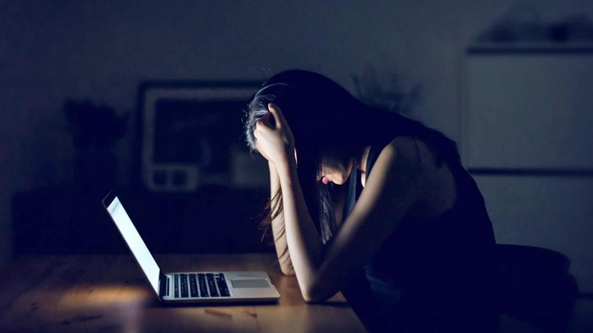 Ένα σοκαριστικό περιστατικό εκδικητικής πορνογραφίας φέρνει στο φως η σύλληψη πιλότου της Πολεμικής Αεροπορίας