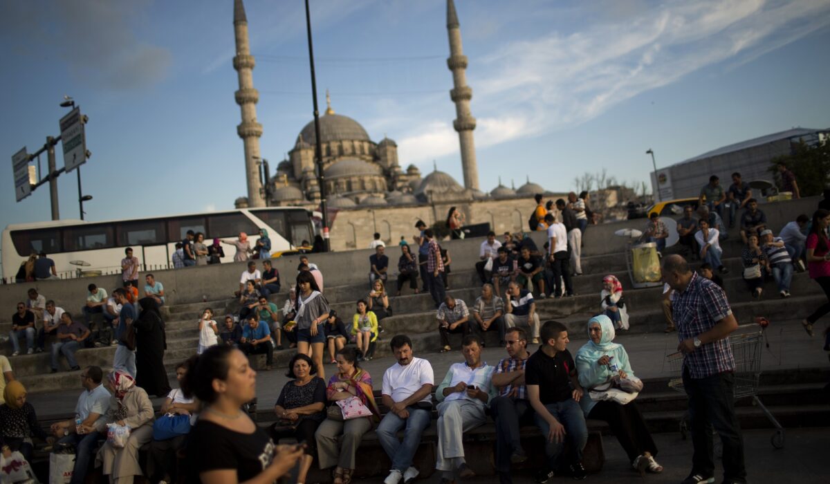 Πανικός στην Κωνσταντινούπολη από σεισμό 6,2 Ρίχτερ – Πάνω από 150 τραυματίες, κάποιοι πήδηξαν από μπαλκόνια