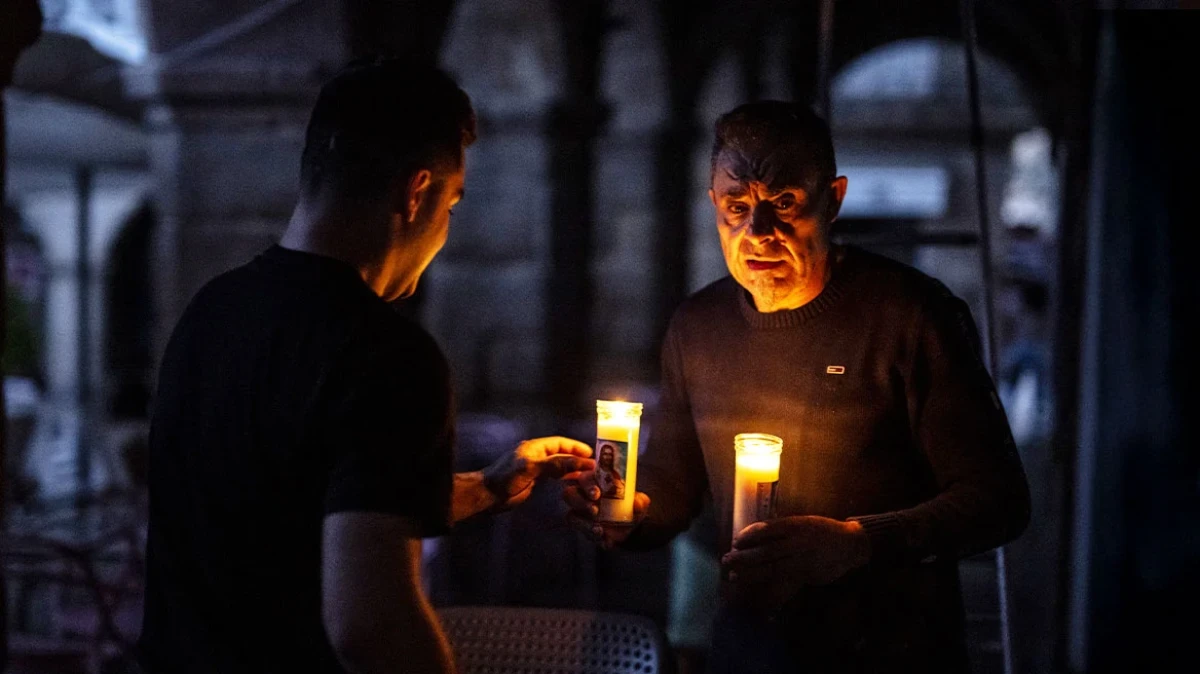 Μπλακάουτ στην Ιβηρική: Η κυβέρνηση απορρίπτει τα πάντα εκτός από την ευθύνη - Πολιτικά παιχνίδια με φόντο τον πανικό των πολιτών και τον θάνατο τουλάχιστον 5 ανθρώπων