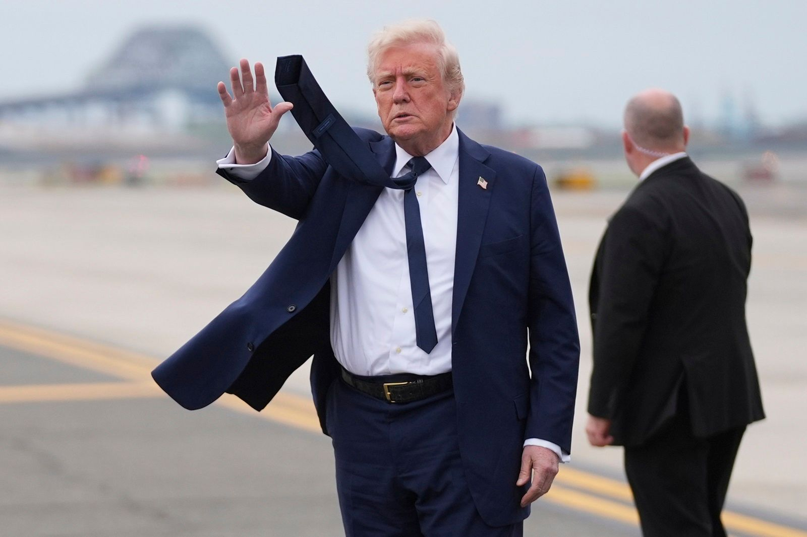 Τραμπ: «Tην δεύτερη φορά κυβερνώ τις ΗΠΑ και τον κόσμο