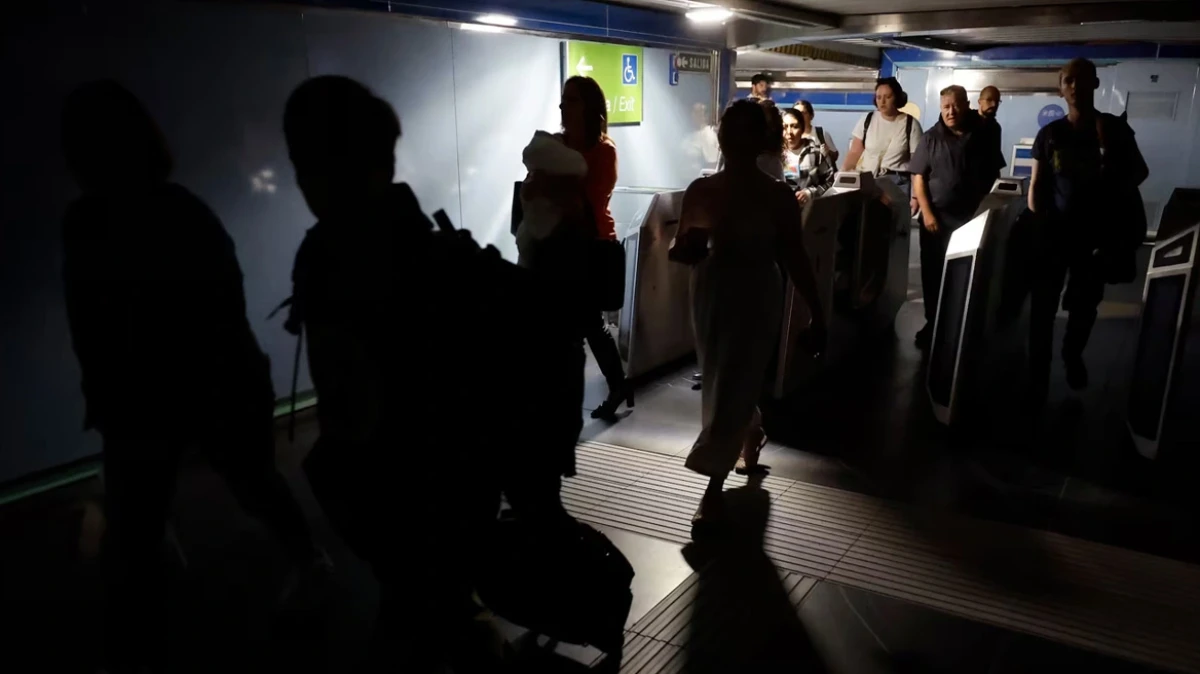 Βυθίστηκαν στο σκοτάδι Ισπανία, Πορτογαλία και Γαλλία – Πρωτοφανές μπλακ άουτ παρέλυσε τρένα, μετρό και αεροδρόμια – Συναγερμός στο Συμβούλιο Εθνικής Ασφάλειας