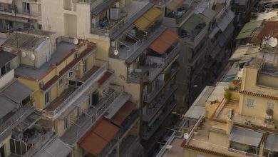 Τα ποσοστά αντιπαροχής εμφανίζουν τάσεις σταδιακής συμπίεσης, με τις νέες συμφωνίες να διαμορφώνονται σε χαμηλότερα επίπεδα από τα ήδη μειωμένα ποσοστά της τελευταίας δεκαετίας.