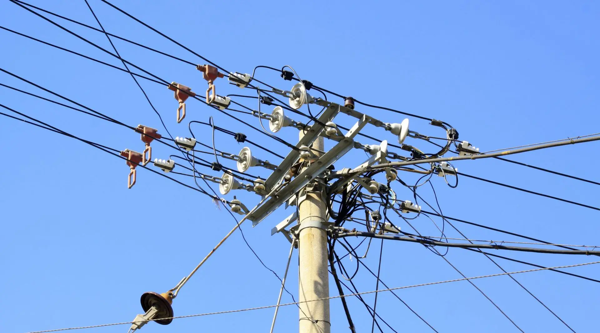 Βόρεια Αθήνα: Και εγένετο φως μετά από τρίωρη διακοπή ρεύματος την Πρωτομαγιά – Δεν έχουν τέλος οι επιτυχίες του επιτελικού κράτους