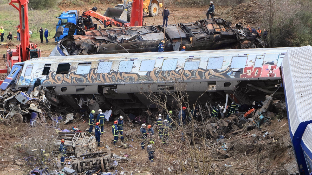 Το πόρισμα-κόλαφος Καρώνη «καίει» το αφήγημα Μητσοτάκη: Δεν ευθύνονται τα έλαια σιλικόνης για την πύρινη σφαίρα