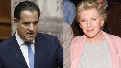 Την έντονη αντίδραση της βουλευτή του ΣΥΡΙΖΑ, Έλενας Ακρίτα προκάλεσε η ανάρτηση του Άδωνι Γεωργιάδη για την «Ομάδα Αλήθειας»,  την οποία συνοδεύει με την φωτογραφία του στο Υπουργείο Υγείας, μαζί με τους δημιουργούς «του πλέον επιτυχημένου πολιτικού ιστότοπου της χώρας μας», όπως γράφει, προσθέτοντας χαρακτηριστικά: «έτσι για να σκάνε οι εχθροί μας…».