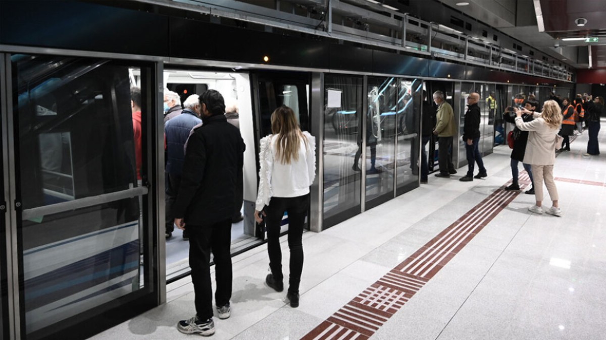 Ταλαιπωρία στο μετρό Θεσσαλονίκης: Επιβάτες εγκλωβίστηκαν λόγω βλάβης στο ακυρωτικό μηχάνημα εξόδου