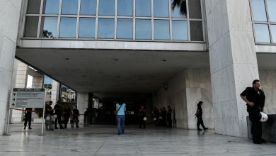Λήξη συναγερμού στο Εφετείο Αθηνών, όπου ο χώρος έχει αποκλειστεί μετά από προειδοποίηση για έκρηξη βόμβας.