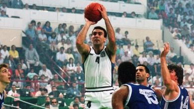 Σαν σήμερα ο Νίκος Γκάλης έκανε την πρώτη του εμφάνιση με την Εθνική Ελλάδας σε έναν αγώνα με την Σουηδία και ο θρύλος του ελληνικού μπάσκετ θυμήθηκε εκείνο το παιχνίδι τον Μάιο το 1980, εκφράζοντας τα συναισθήματα που ένιωθε πριν από τον αγώνα.