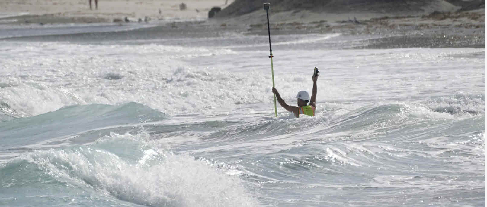 Με αφορμή την απίστευτη τραγωδία στη Λευκάδα, όπου ένας 30χρονος βρήκε αδόκητο θάνατο παλεύοντας με τα τεράστια κύματα, ο μετεωρολόγος Θοδωρής Κολυδάς