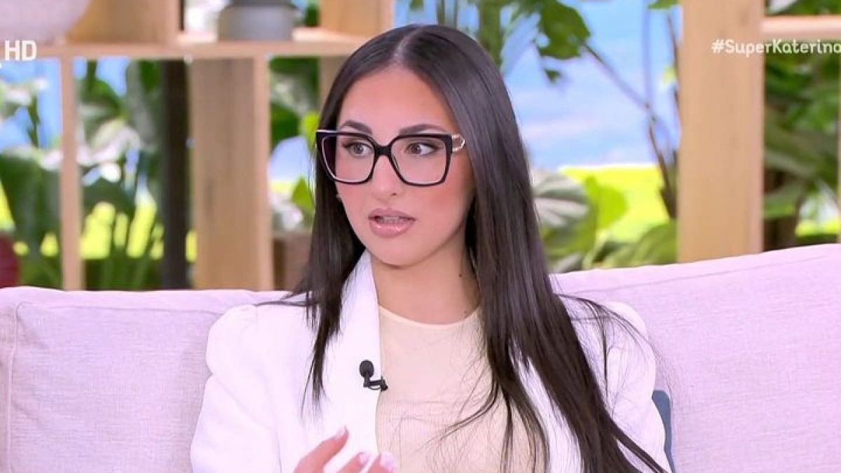 Η Kλαυδία, η νικήτρια του εθνικού τελικού της Eurovision, εμφανίστηκε στην εκπομπή Super Κατερίνα του ALPHA.