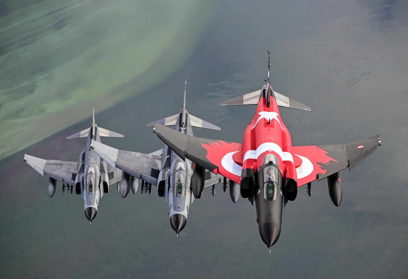 Συνεχίζει να ρίχνει «λάδι στη φωτιά» η Άγκυρα με αφορμή την ευρωπαϊκή άμυνα – «Θα συνεχίσουμε να δείχνουμε τη δύναμη και τον ρόλο της Τουρκίας σε όσους δεν το αντιλαμβάνονται»